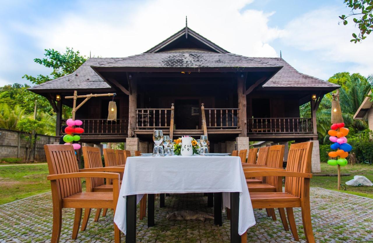 Villa Thalanena By The Beach Exterior photo